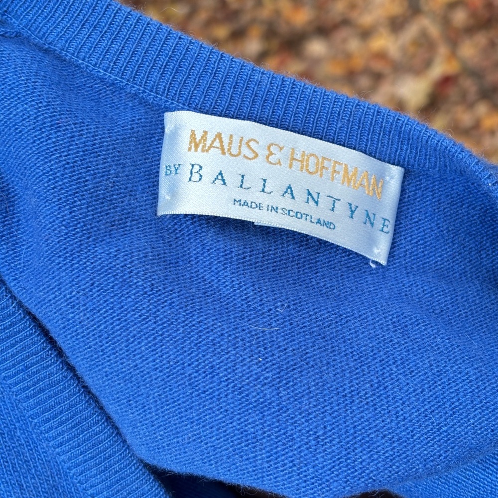 Ballantyne Royal Blue V-Neck Cashmere Sweater - Picture 5 of 6